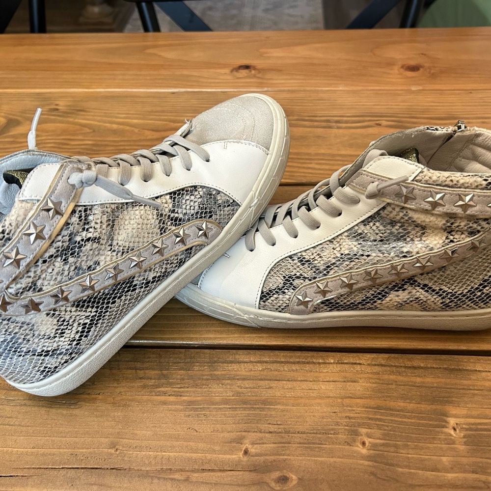 Vintage Havana Snake Print High-Top Sneakers - White and Gray